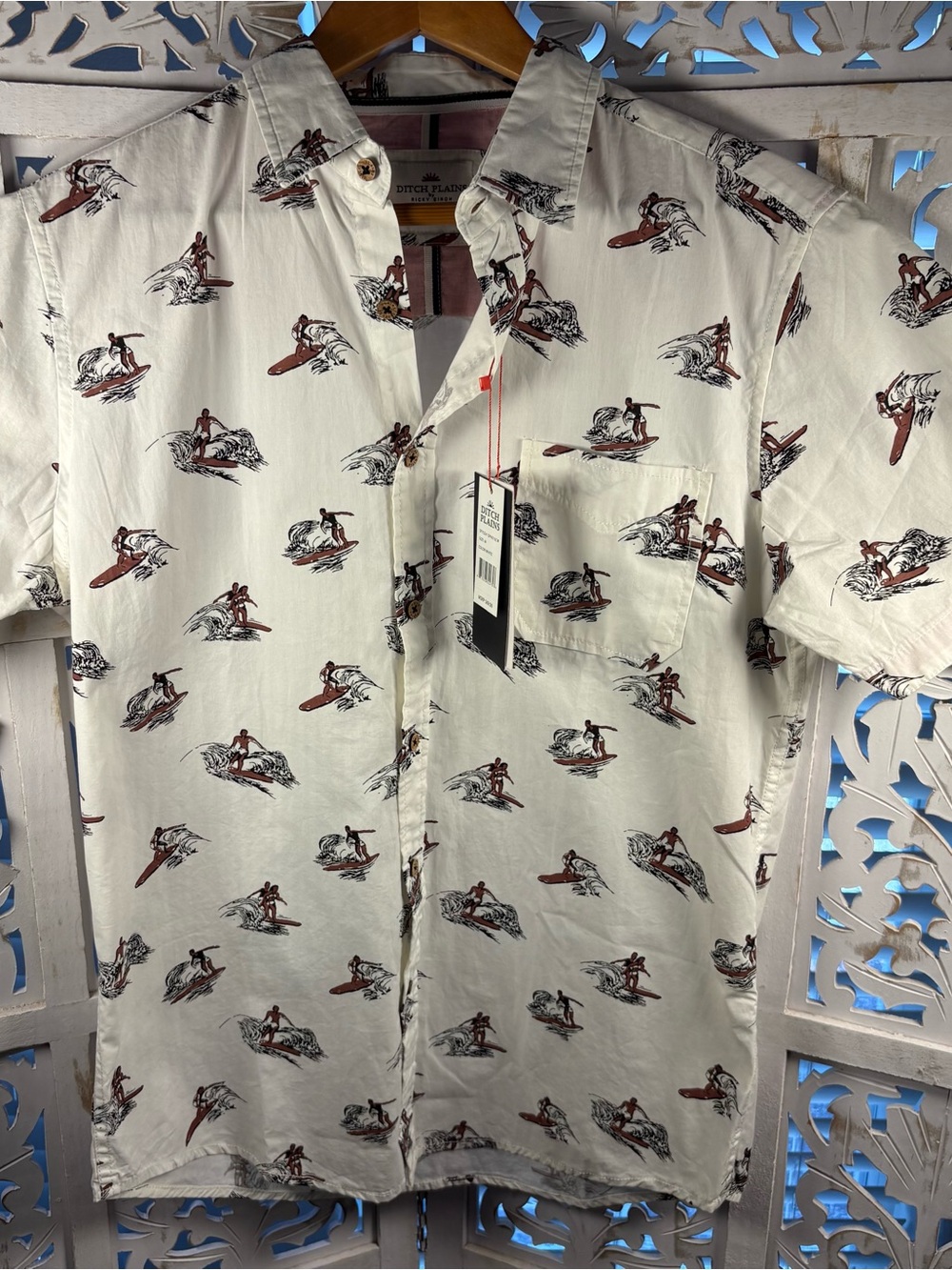 Ditch Plains by Ricky Singh Surfer Short-Sleeve Button Shirt Size Medium NEW
